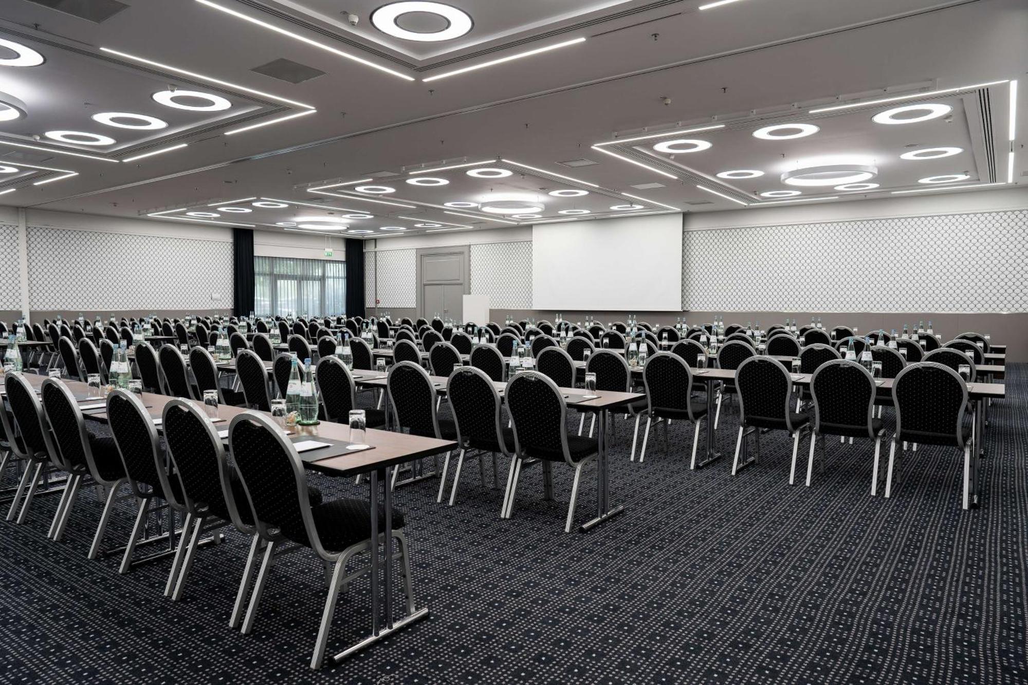 Radisson Blu Conference Hotel, 4* Dusseldorf