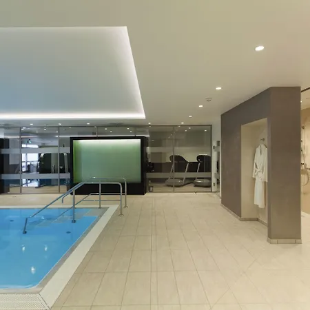 Hotel Radisson Blu Conference Hotel, 4*