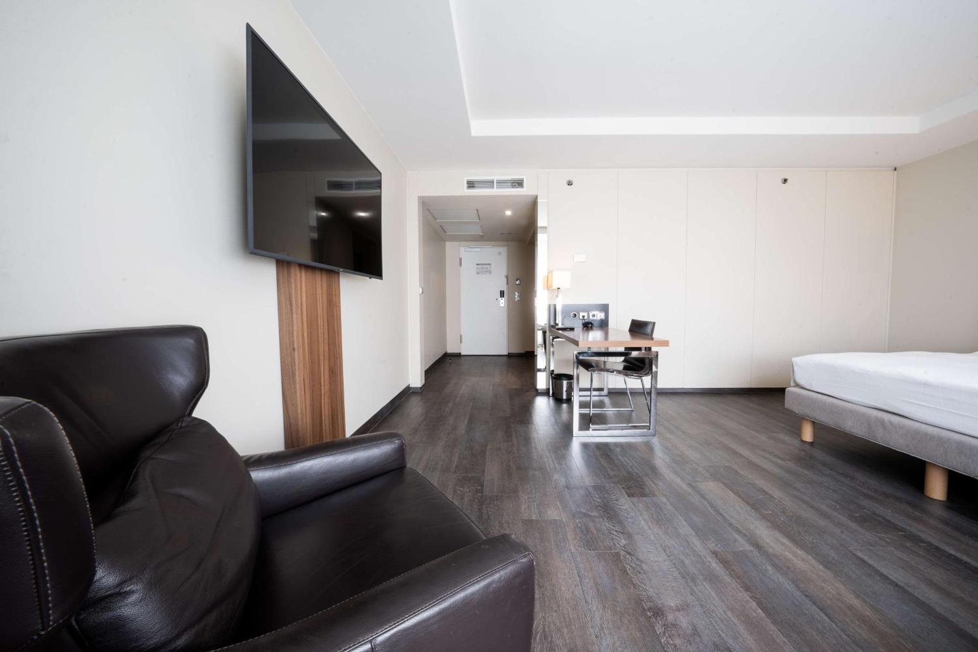 Hotel Radisson Blu Conference Hotel, 4*