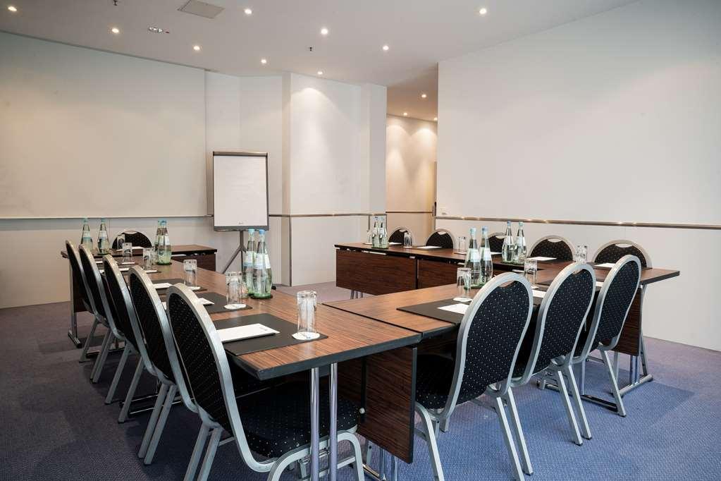 Radisson Blu Conference Hotel, 4*