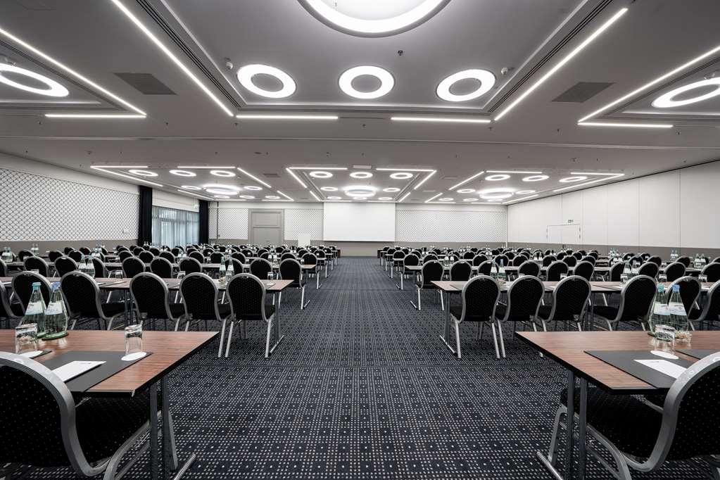 Radisson Blu Conference Hotel, 4*