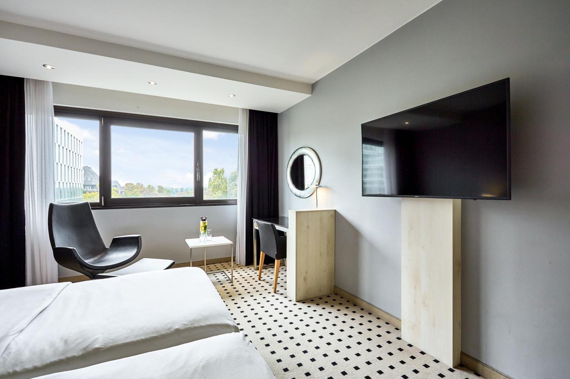 Hotel Radisson Blu Conference Hotel, 4*