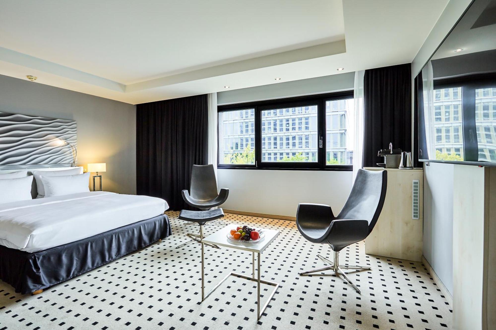 Hotel Radisson Blu Conference Hotel, 4*