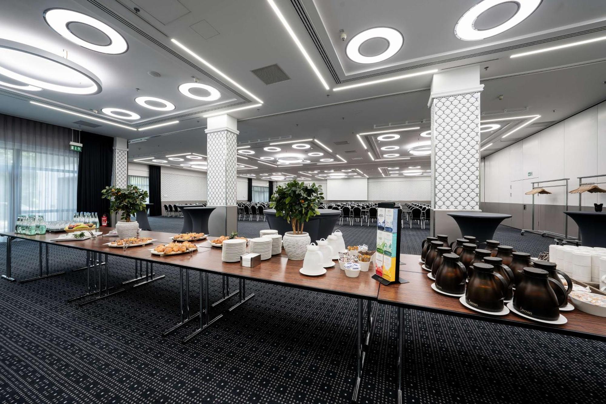 Radisson Blu Conference Hotel, 4* Düsseldorf